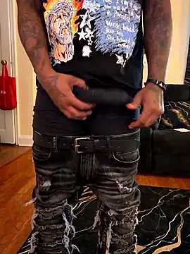 Snapshot of daddydarkskindikk chatting on January 12, 5:51 pm daddydarkskindikk online show from January 12, 5:51 pm