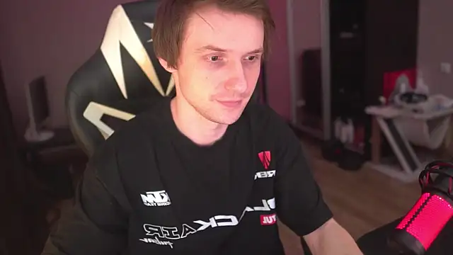 art hunter online show from December 15, 8:46 pm