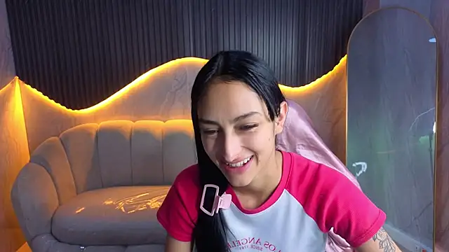 Snapshot of Tifany_Tx chatting on March 15, 12:33 pm Tifany Tx online show from March 15, 12:33 pm