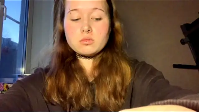 RollDols online show from December 16, 9:20 pm