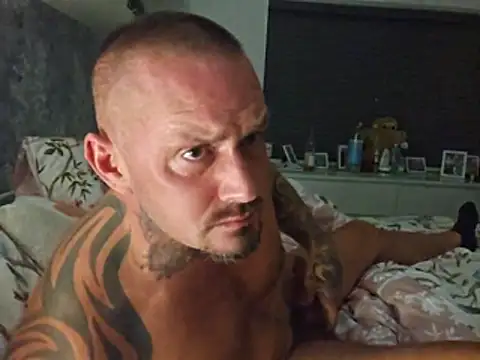 Snapshot of downndirty84 chatting on May 20, 12:39 am downndirty84 online show from May 20, 12:39 am