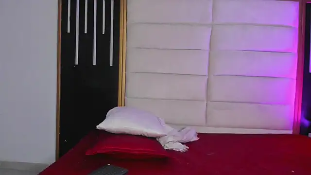 JuliMonroe19 online show from March 4, 1:06 pm