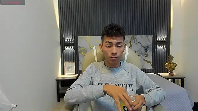 TaylerMiles online show from January 19, 3:43 am