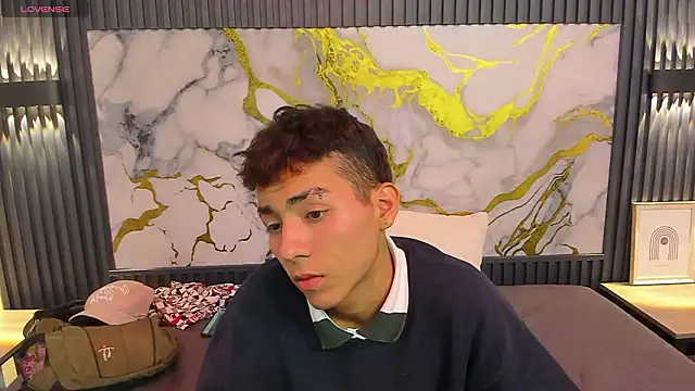 TaylerMiles online show from February 1, 3:38 am