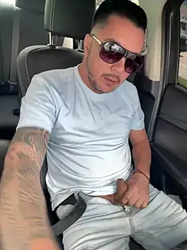 Snapshot of Diegohernan17 chatting on April 1, 6:16 pm Diegohernan17 online show from April 1, 6:16 pm