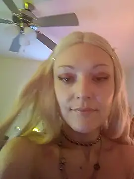 Snapshot of GGGunit13 chatting on April 5, 10:23 am GGGunit13 online show from April 5, 10:23 am