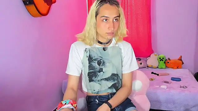 Elis-Darling online show from February 4, 7:31 pm