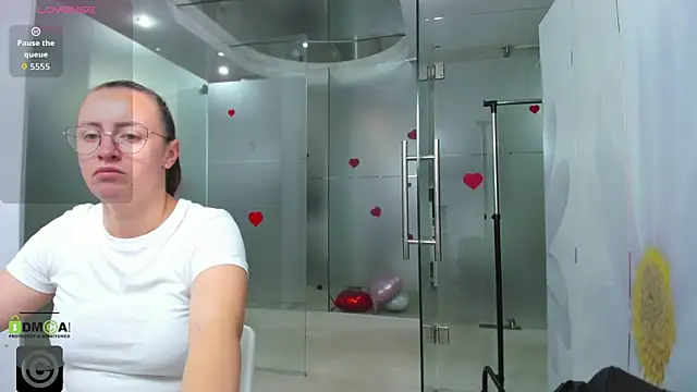 Snapshot of missdominna chatting on July 3, 2:51 am missdominna online show from July 3, 2:51 am