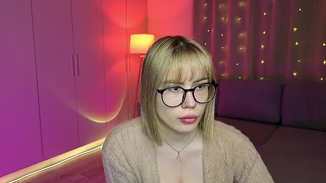 Aurelia Voss online show from March 17, 5:55 am