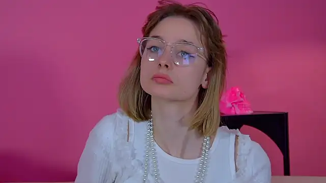 Snapshot of MerlinMeyer chatting on March 22, 6:33 pm MerlinMeyer online show from March 22, 6:33 pm