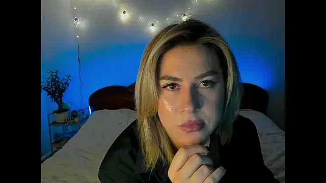 Roxi Joy online show from January 18, 5:28 pm