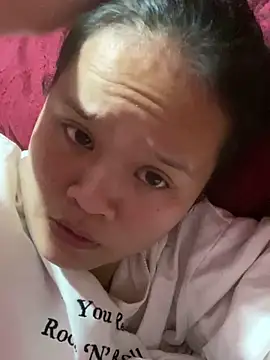 Thanhhuyen001 online show from February 8, 12:30 pm