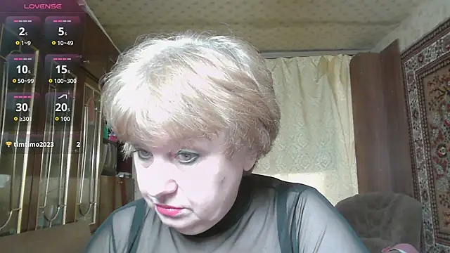 Snapshot of Casey_peach chatting on April 2, 4:54 am Casey peach online show from April 2, 4:54 am