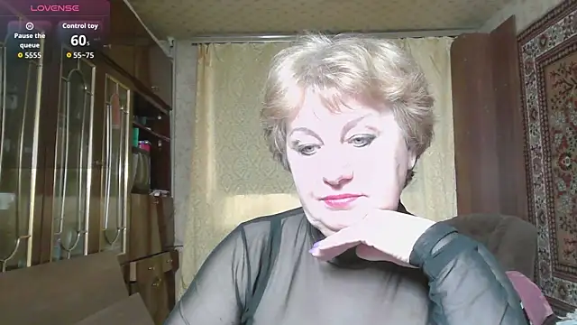 Snapshot of Casey_peach chatting on April 3, 5:05 am Casey peach online show from April 3, 5:05 am