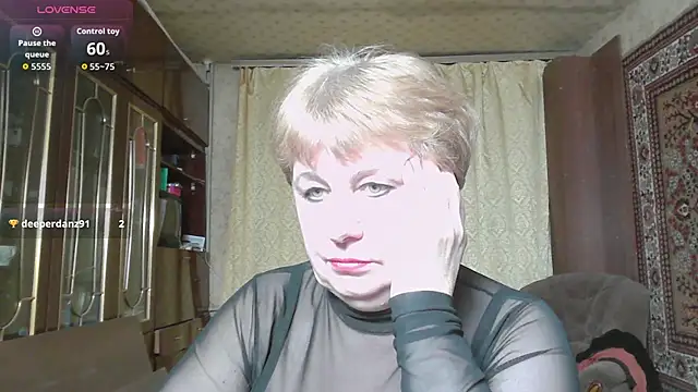 Snapshot of Casey_peach chatting on April 5, 4:37 pm Casey peach online show from April 5, 4:37 pm