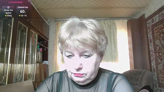Snapshot of Casey_peach chatting on April 6, 6:25 am Casey peach online show from April 6, 6:25 am