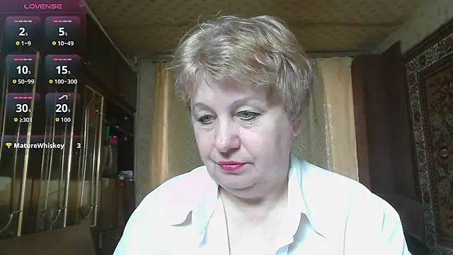 Snapshot of Casey_peach chatting on April 8, 6:13 am Casey peach online show from April 8, 6:13 am