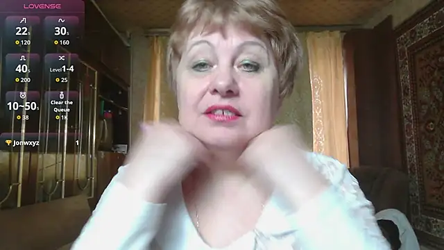 Snapshot of Casey_peach chatting on April 15, 5:25 am Casey peach online show from April 15, 5:25 am