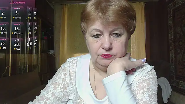 Snapshot of Casey_peach chatting on April 16, 4:24 am Casey peach online show from April 16, 4:24 am