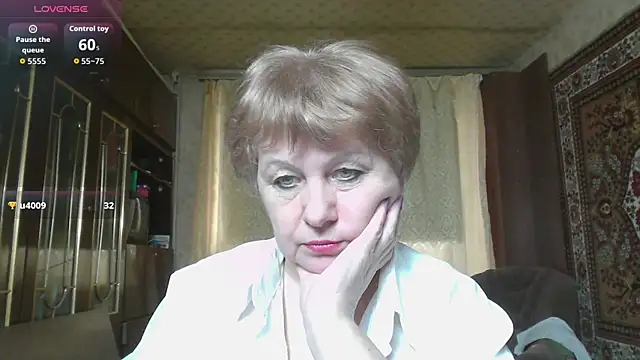 Snapshot of Casey_peach chatting on April 23, 6:03 am Casey peach online show from April 23, 6:03 am
