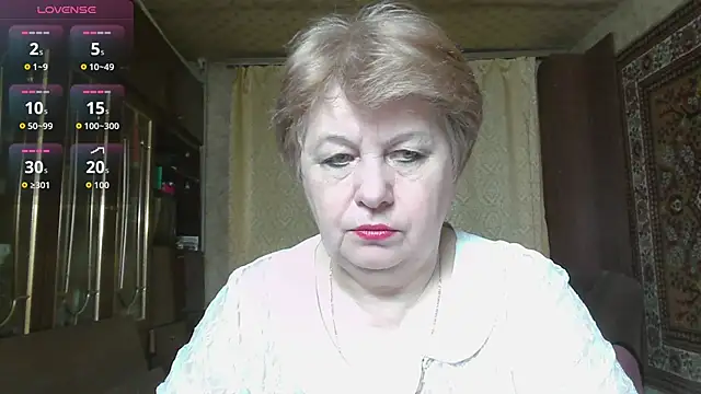 Snapshot of Casey_peach chatting on April 27, 4:10 am Casey peach online show from April 27, 4:10 am