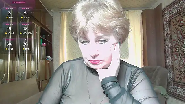 Snapshot of Casey_peach chatting on May 10, 8:19 am Casey peach online show from May 10, 8:19 am