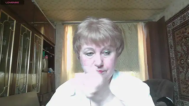 Snapshot of Casey_peach chatting on May 18, 9:59 am Casey peach online show from May 18, 9:59 am