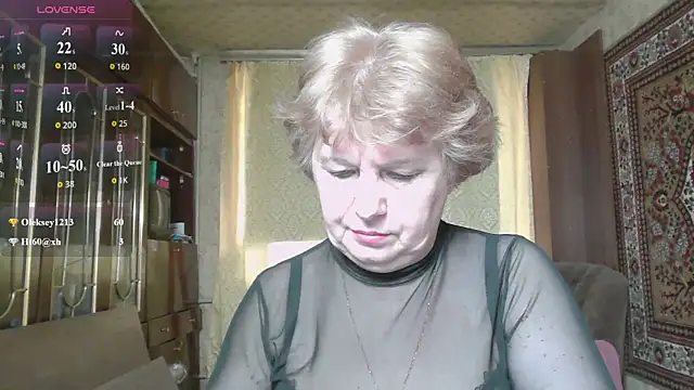 Snapshot of Casey_peach chatting on July 14, 10:32 am Casey peach online show from July 14, 10:32 am