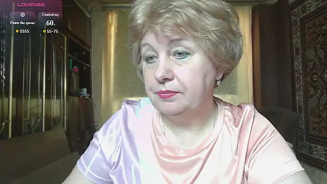 Snapshot of Casey_peach chatting on August 2, 9:30 am Casey peach online show from August 2, 9:30 am