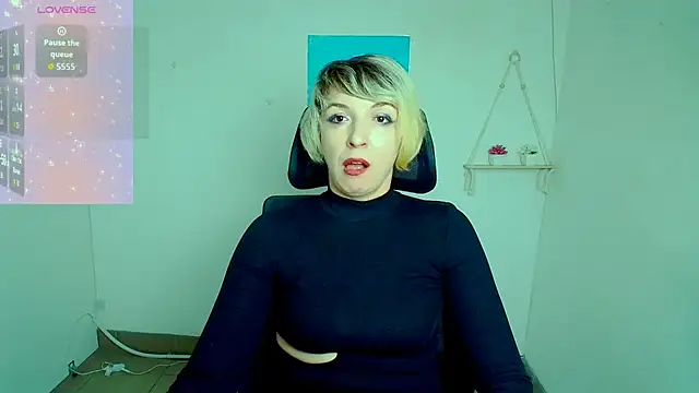 Snapshot of Lana_Foxyy chatting on March 13, 1:07 pm Lana Foxyy online show from March 13, 1:07 pm