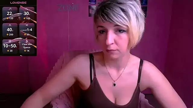 Snapshot of Lana_Foxyy chatting on March 17, 6:28 am Lana Foxyy online show from March 17, 6:28 am