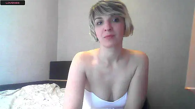 Lana Foxyy online show from April 26, 7:33 pm