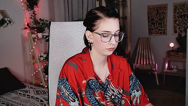 ElenaSomerhalder online show from February 4, 6:58 pm