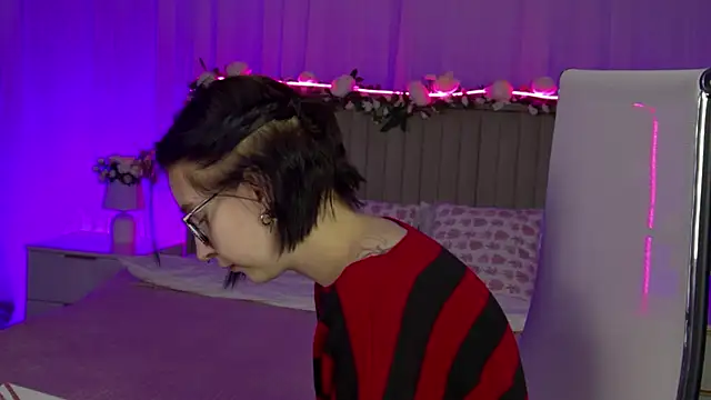 ElenaSomerhalder online show from February 11, 4:01 pm