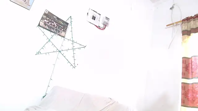 Snapshot of litte_ebonyx chatting on February 14, 9:44 pm litte ebonyx online show from February 14, 9:44 pm