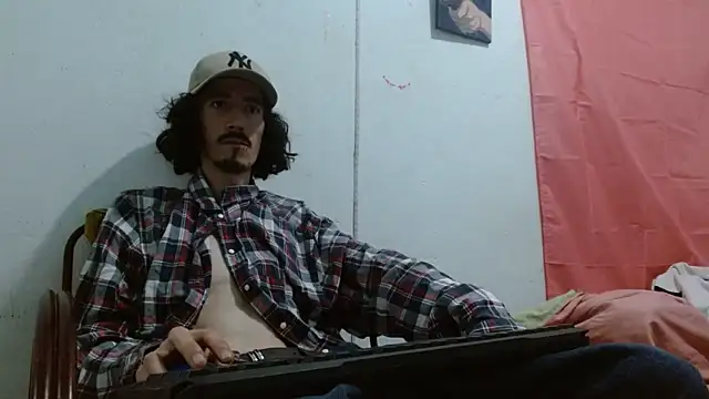 sk8-boy online show from June 13, 4:49 pm