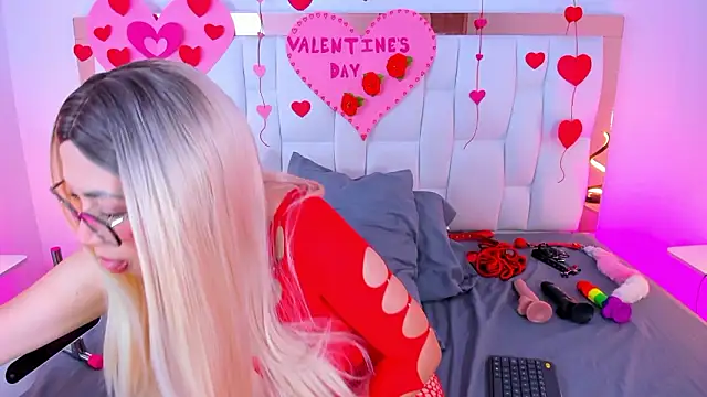 CamilleJuicy  online show from February 14, 1:19 pm