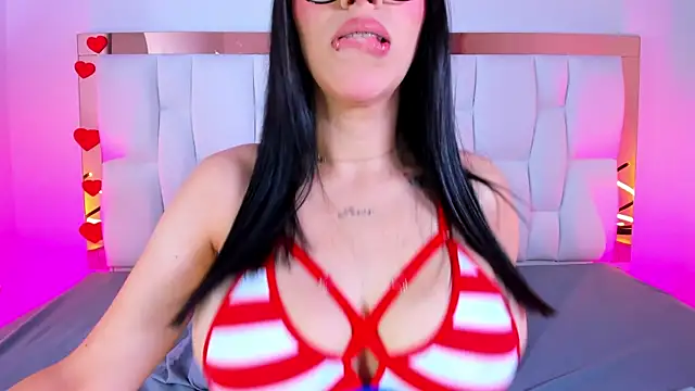 CamilleJuicy  online show from June 19, 1:04 pm