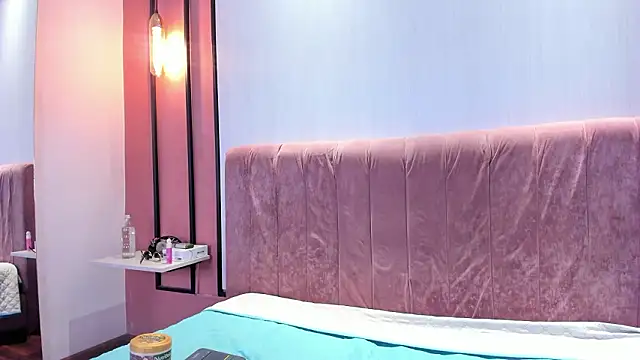 Snapshot of PamelaRed_ chatting on March 4, 8:48 pm PamelaRed online show from March 4, 8:48 pm