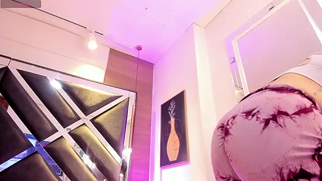 Snapshot of PamelaRed_ chatting on March 17, 4:54 pm PamelaRed online show from March 17, 4:54 pm