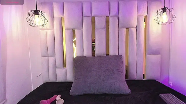 Snapshot of morgana_white chatting on March 13, 11:28 am morgana white online show from March 13, 11:28 am