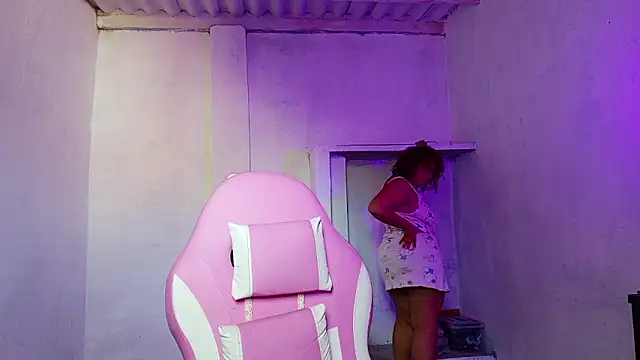 Snapshot of yera_sh chatting on February 13, 2:24 pm yera sh online show from February 13, 2:24 pm