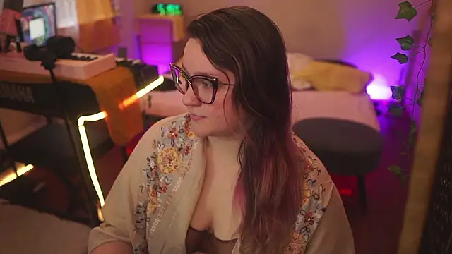 Snapshot of FireproofCuriousiteaze chatting on February 23, 10:18 pm FireproofCuriousiteaze online show from February 23, 10:18 pm