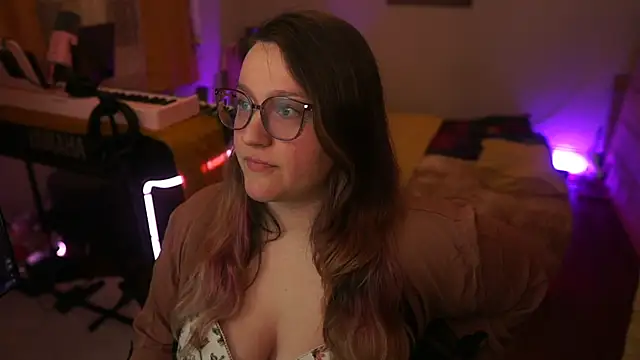 Snapshot of FireproofCuriousiteaze chatting on March 25, 2:28 am FireproofCuriousiteaze online show from March 25, 2:28 am