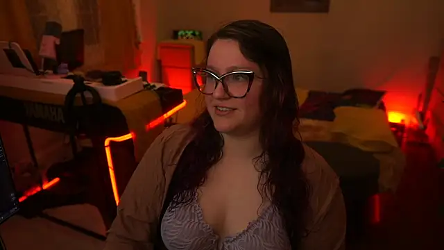 Snapshot of FireproofCuriousiteaze chatting on March 28, 2:22 am FireproofCuriousiteaze online show from March 28, 2:22 am