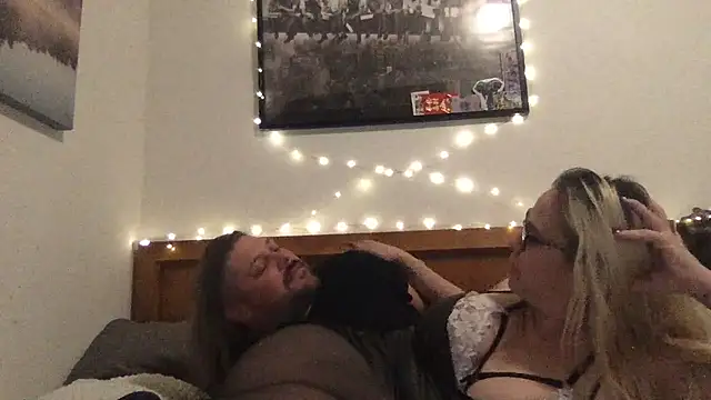 ControlledDesire online show from December 17, 9:48 am