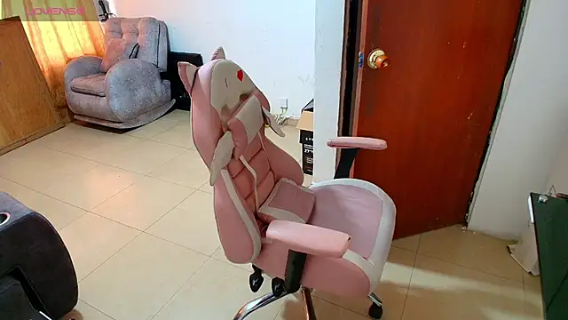 im hanna x2 online show from March 26, 8:14 pm