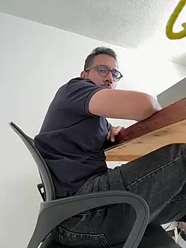 AdrianGarcia89 online show from May 5, 7:00 pm