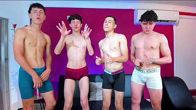 Snapshot of Sexiest_BoysW chatting on April 10, 8:35 pm Sexiest BoysW online show from April 10, 8:35 pm
