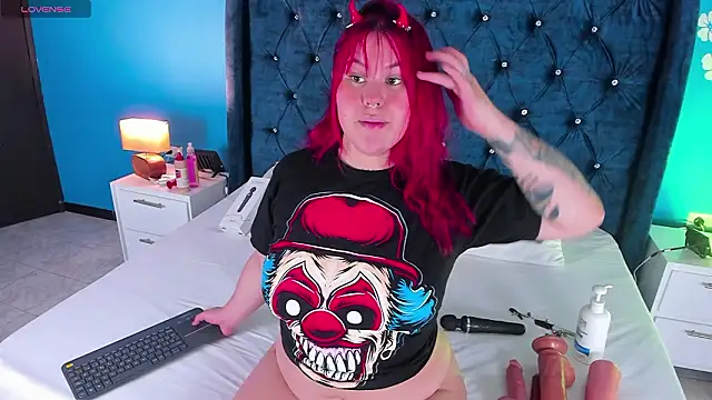 Snapshot of Issa_Clark01 chatting on March 12, 12:28 am Issa Clark01 online show from March 12, 12:28 am